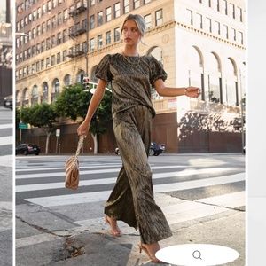 PLISSE METALLIC PUFF SLEEVE TOP + PANTS